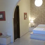 Abelonas Village ميغالوخوري